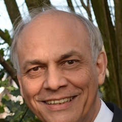 Dr. Eberhard Hahn
